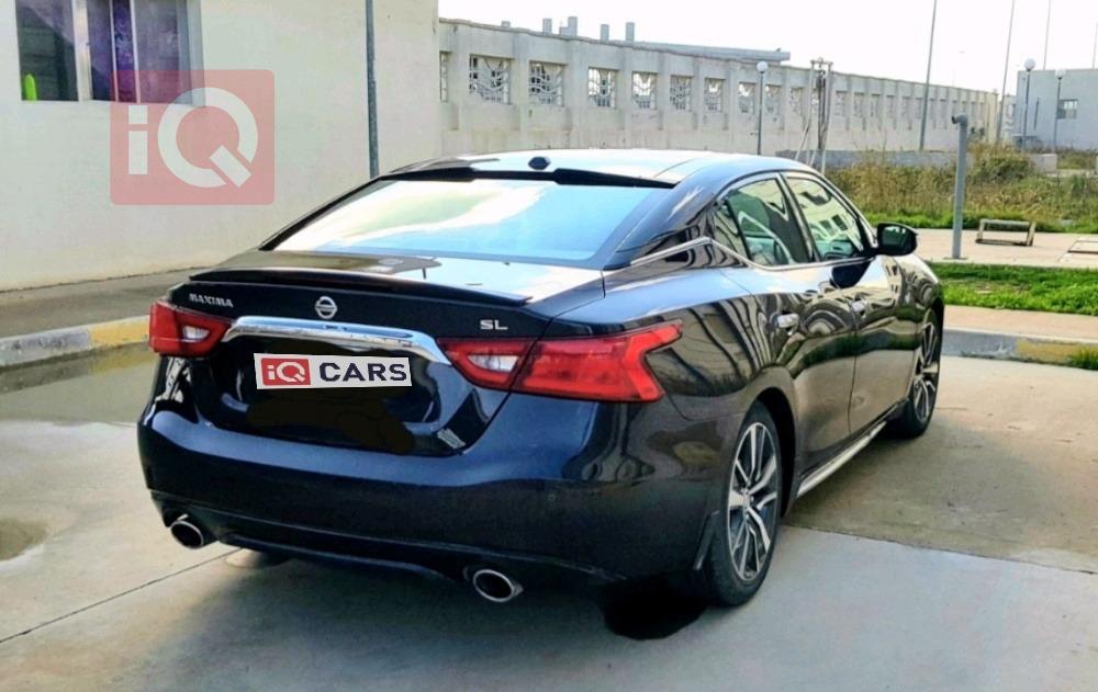 نيسان ماكسيما